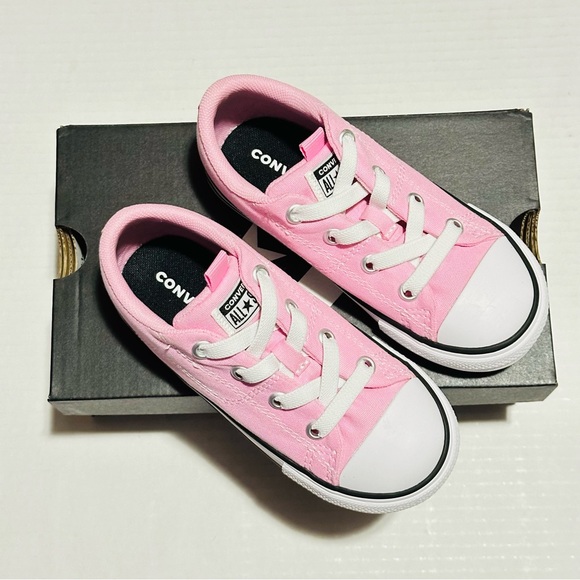 Chuck Taylor All Star Rave Toddler Low Top Shoes NEW - Picture 9 of 15